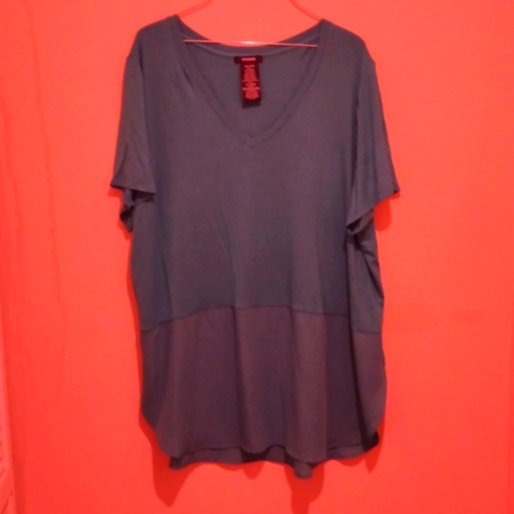 Premise turquoise v-neck athletic tee short sleeve